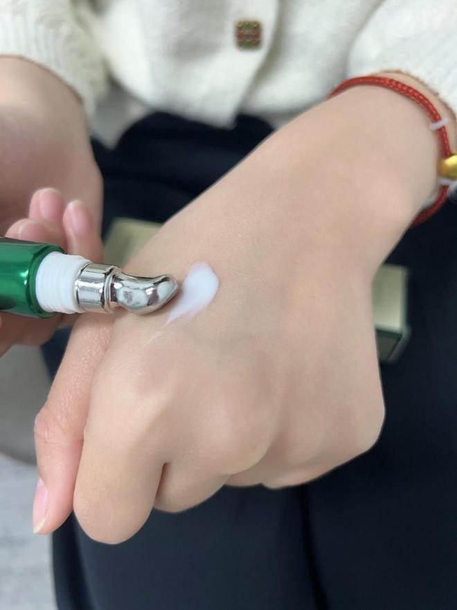 绿管眼霜效果、肤感一流的眼霜解析凯发k8网站广受好评的初源漾小(图6)